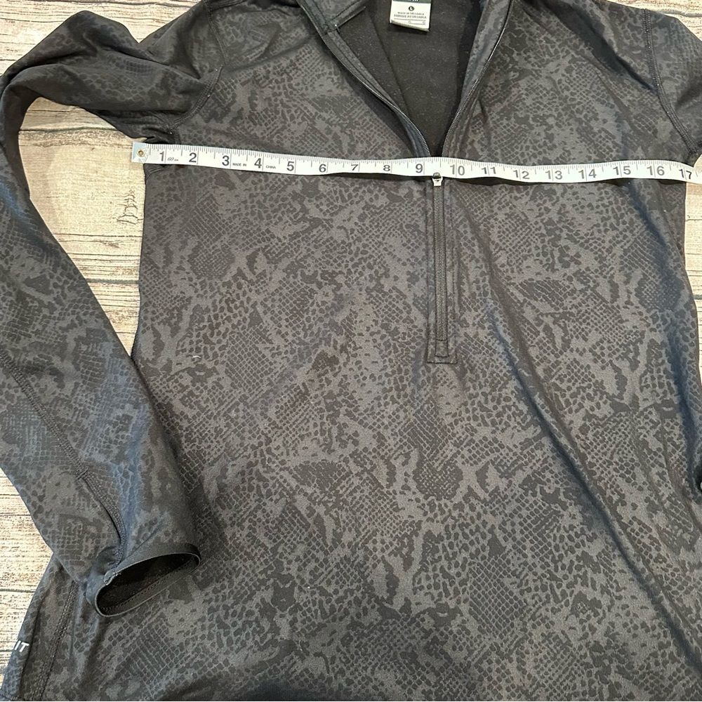 Nike Pro Black Dri-FIT Snakeskin Print Quarter Zip; Fleece Lined; Size Large - Picture 6 of 8